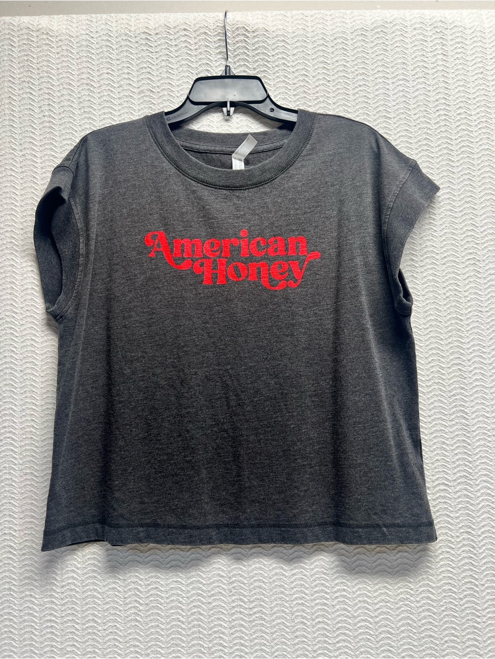 live and tell / american honey charcoal tee size small womens